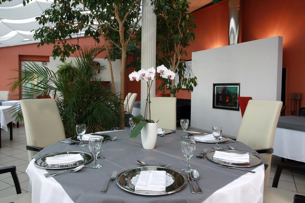 Nebozizek Hotel A Restaurant Прага Екстер'єр фото