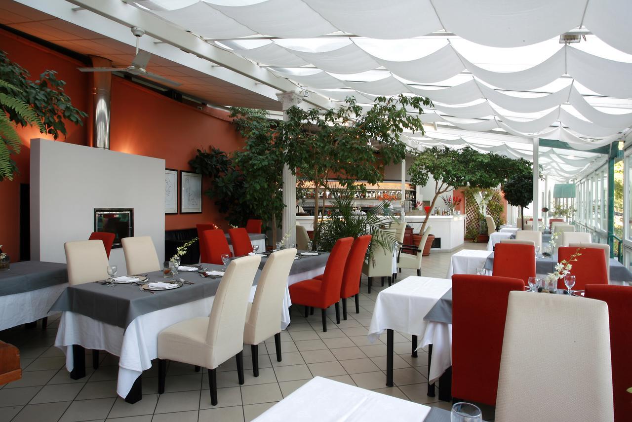 Nebozizek Hotel A Restaurant Прага Екстер'єр фото