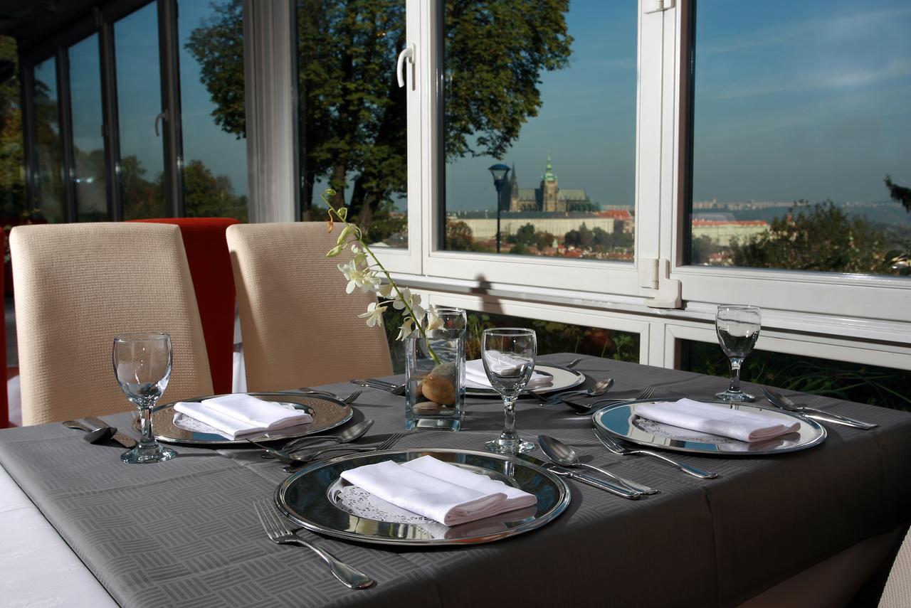 Nebozizek Hotel A Restaurant Прага Екстер'єр фото