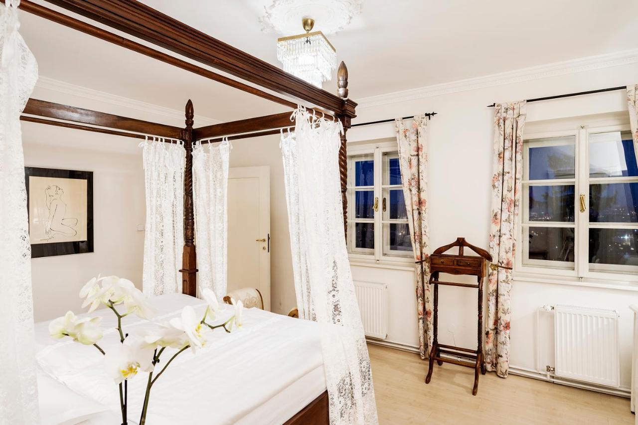 Nebozizek Hotel A Restaurant Прага Екстер'єр фото
