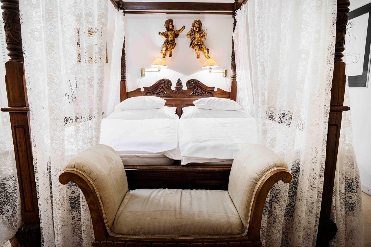 Nebozizek Hotel A Restaurant Прага Екстер'єр фото