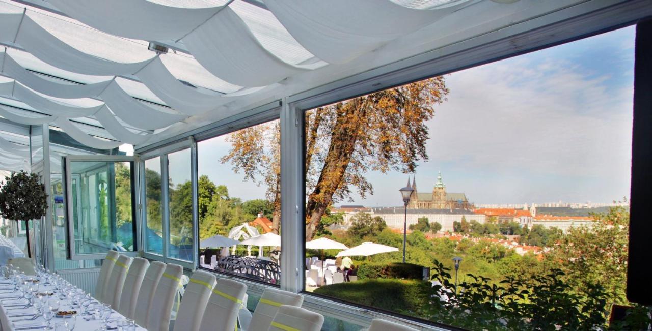 Nebozizek Hotel A Restaurant Прага Екстер'єр фото