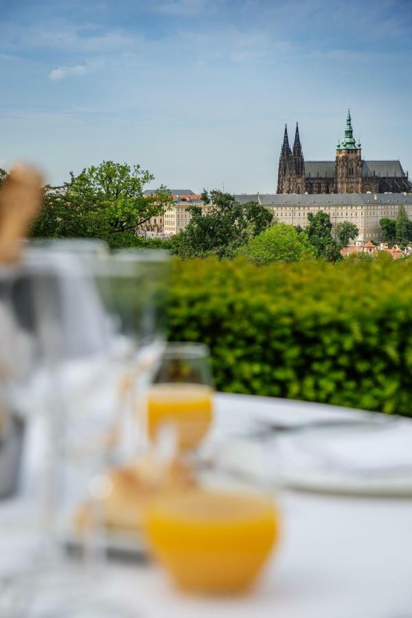 Nebozizek Hotel A Restaurant Прага Екстер'єр фото