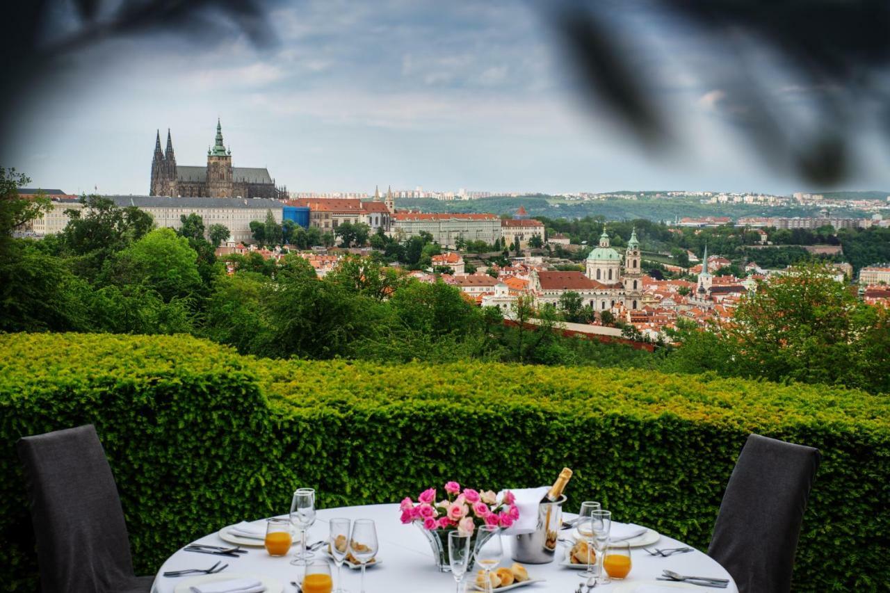 Nebozizek Hotel A Restaurant Прага Екстер'єр фото